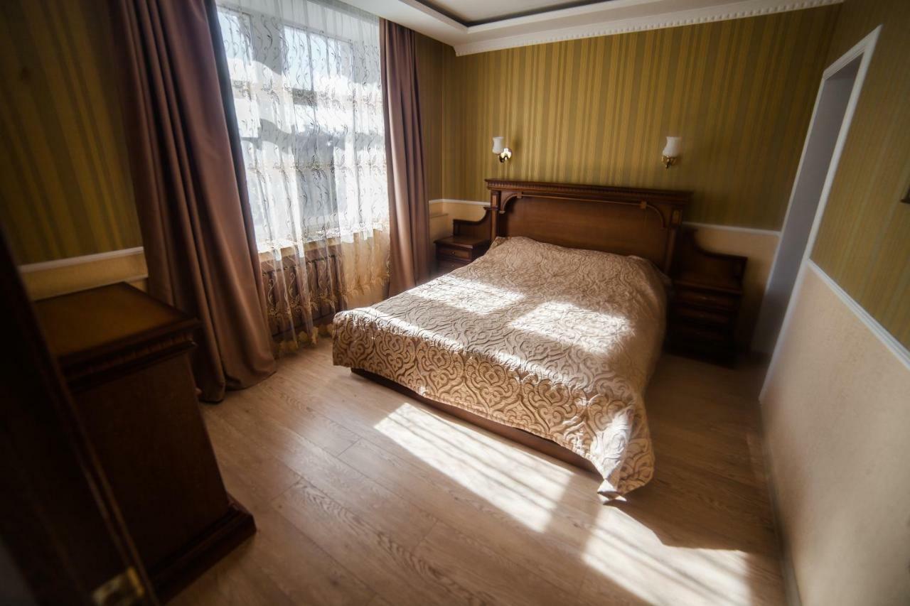 Dvina Hotel Polatsk Exterior photo