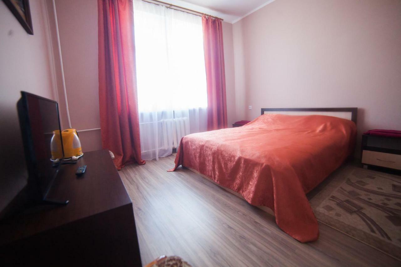 Dvina Hotel Polatsk Exterior photo